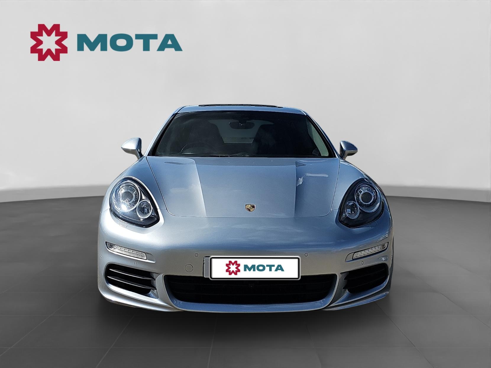 Porsche Panamera 3.0D V6 Hatchback 5dr Diesel TiptronicS Euro 5 (s/s) (300 ps)