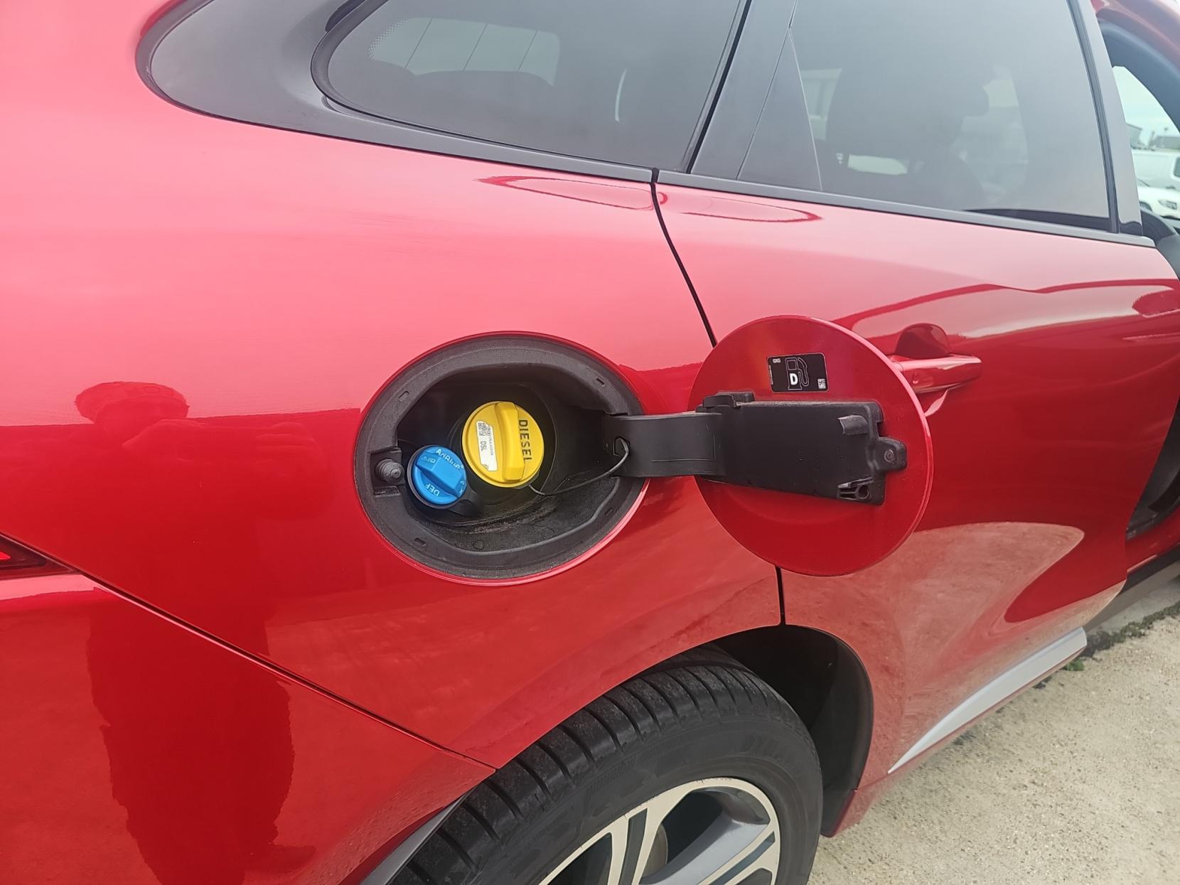 Jaguar F-PACE 3.0 D300 V6 S SUV 5dr Diesel Auto AWD Euro 6 (s/s) (300 ps)