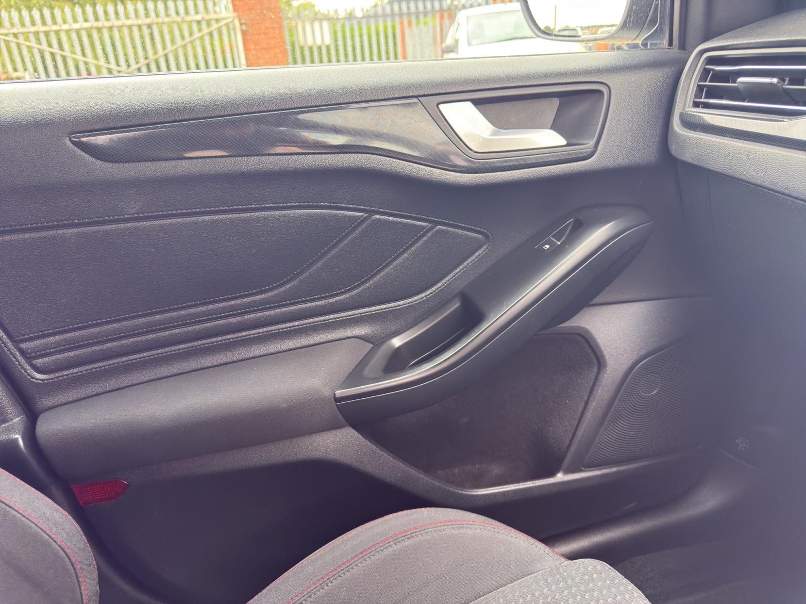 Ford Focus 1.5T EcoBoost ST-Line Estate 5dr Petrol Auto Euro 6 (s/s) (150 ps)