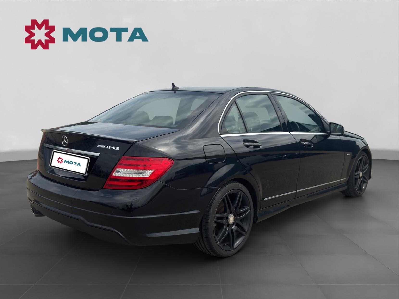 Mercedes-Benz C Class 2.1 C250 CDI BlueEfficiency AMG Sport Plus Saloon 4dr Diesel G-Tronic+ Euro 5 (s/s) (204 ps)