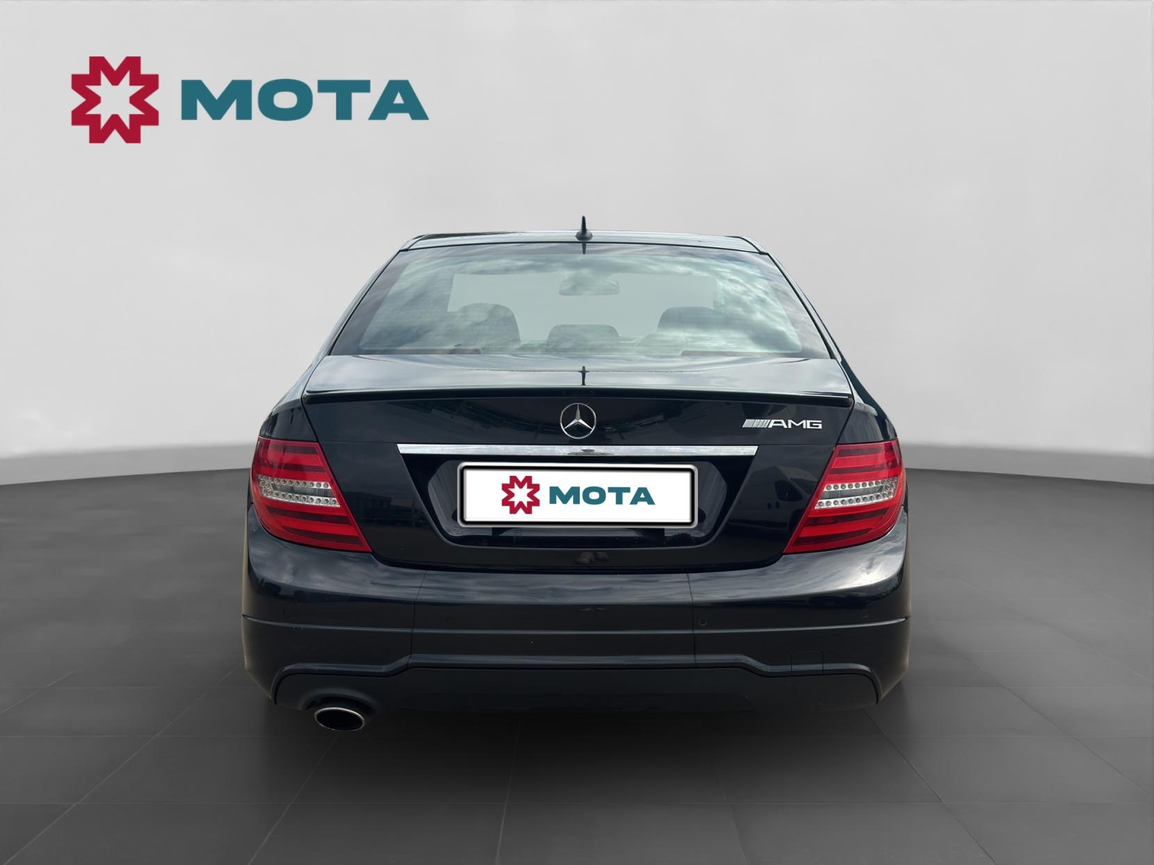 Mercedes-Benz C Class 2.1 C250 CDI BlueEfficiency AMG Sport Plus Saloon 4dr Diesel G-Tronic+ Euro 5 (s/s) (204 ps)