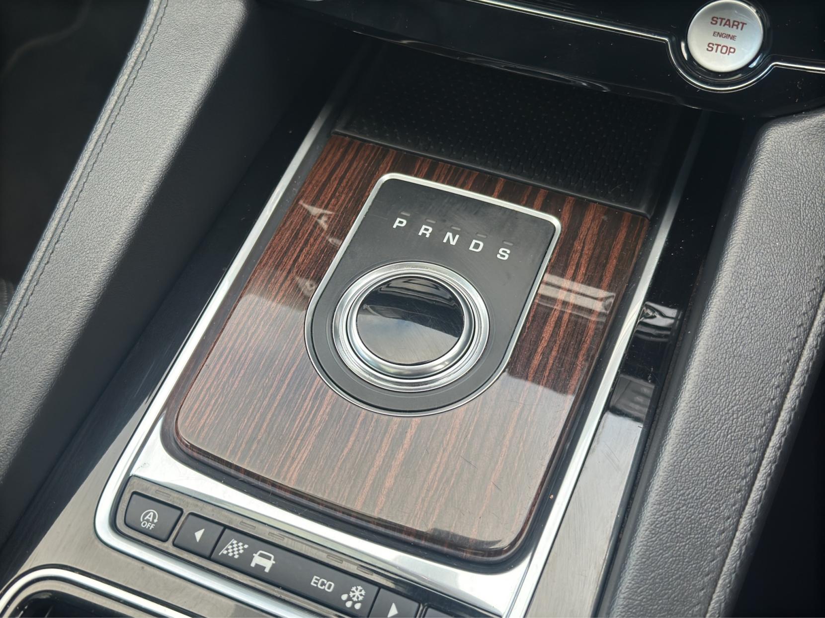 Jaguar F-PACE 2.0 D180 Portfolio SUV 5dr Diesel Auto AWD Euro 6 (s/s) (180 ps)