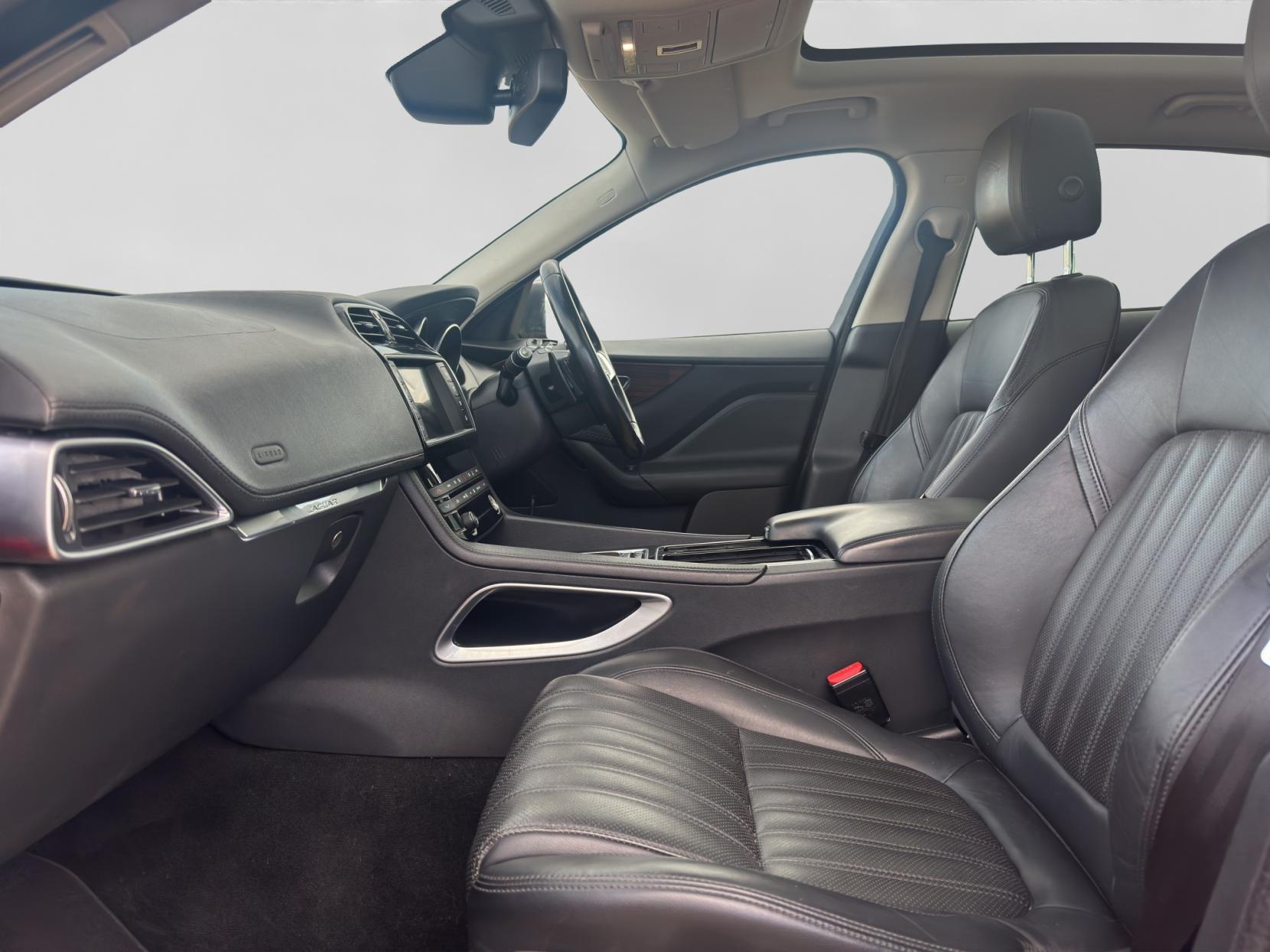 Jaguar F-PACE 2.0 D180 Portfolio SUV 5dr Diesel Auto AWD Euro 6 (s/s) (180 ps)