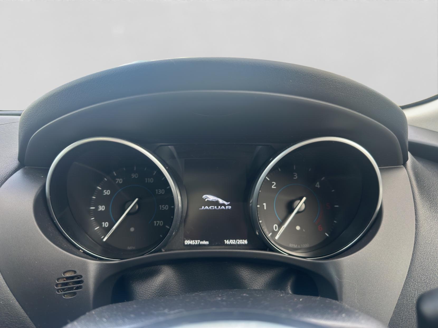 Jaguar F-PACE 2.0 D180 Portfolio SUV 5dr Diesel Auto AWD Euro 6 (s/s) (180 ps)