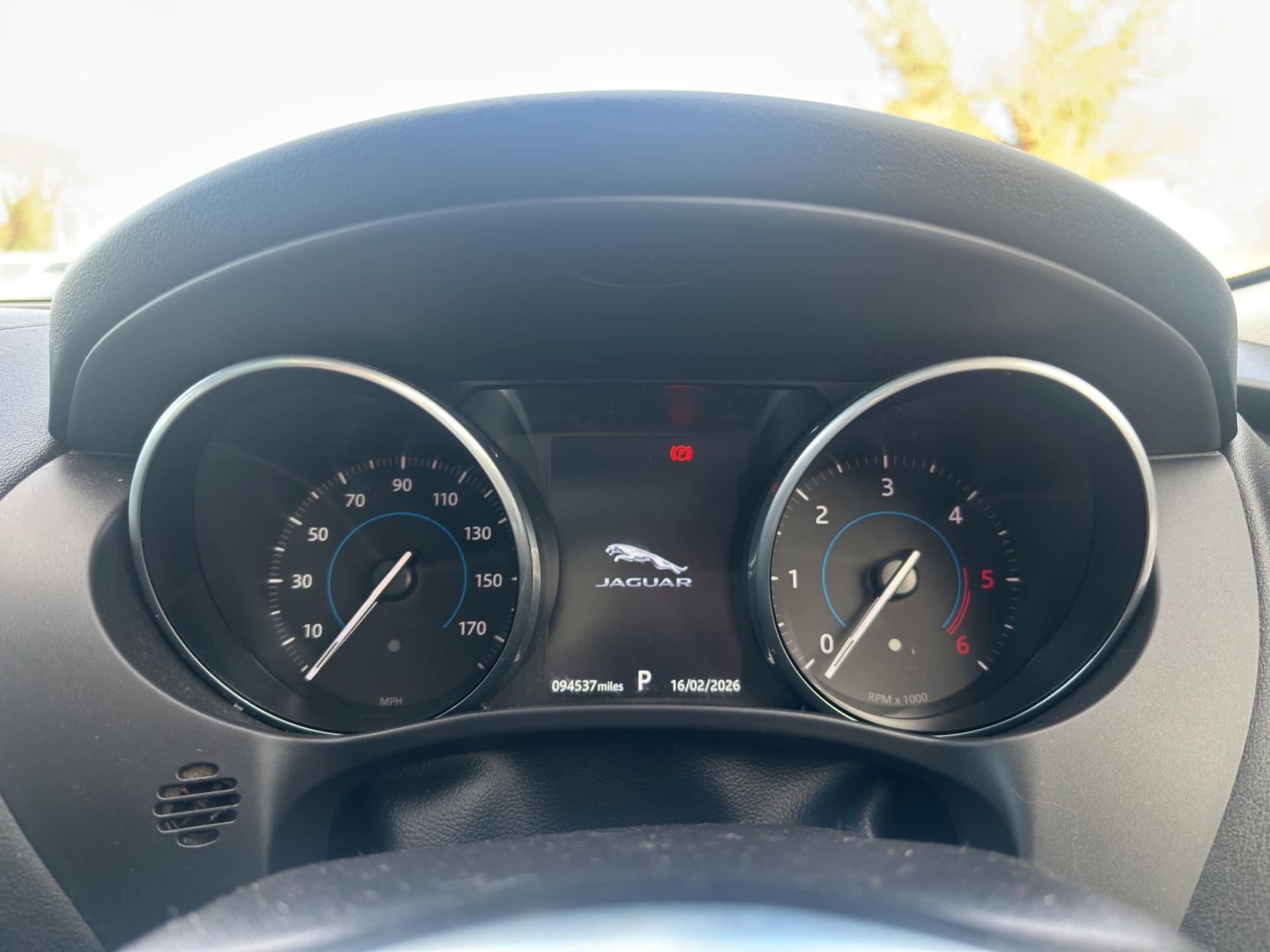 Jaguar F-PACE 2.0 D180 Portfolio SUV 5dr Diesel Auto AWD Euro 6 (s/s) (180 ps)