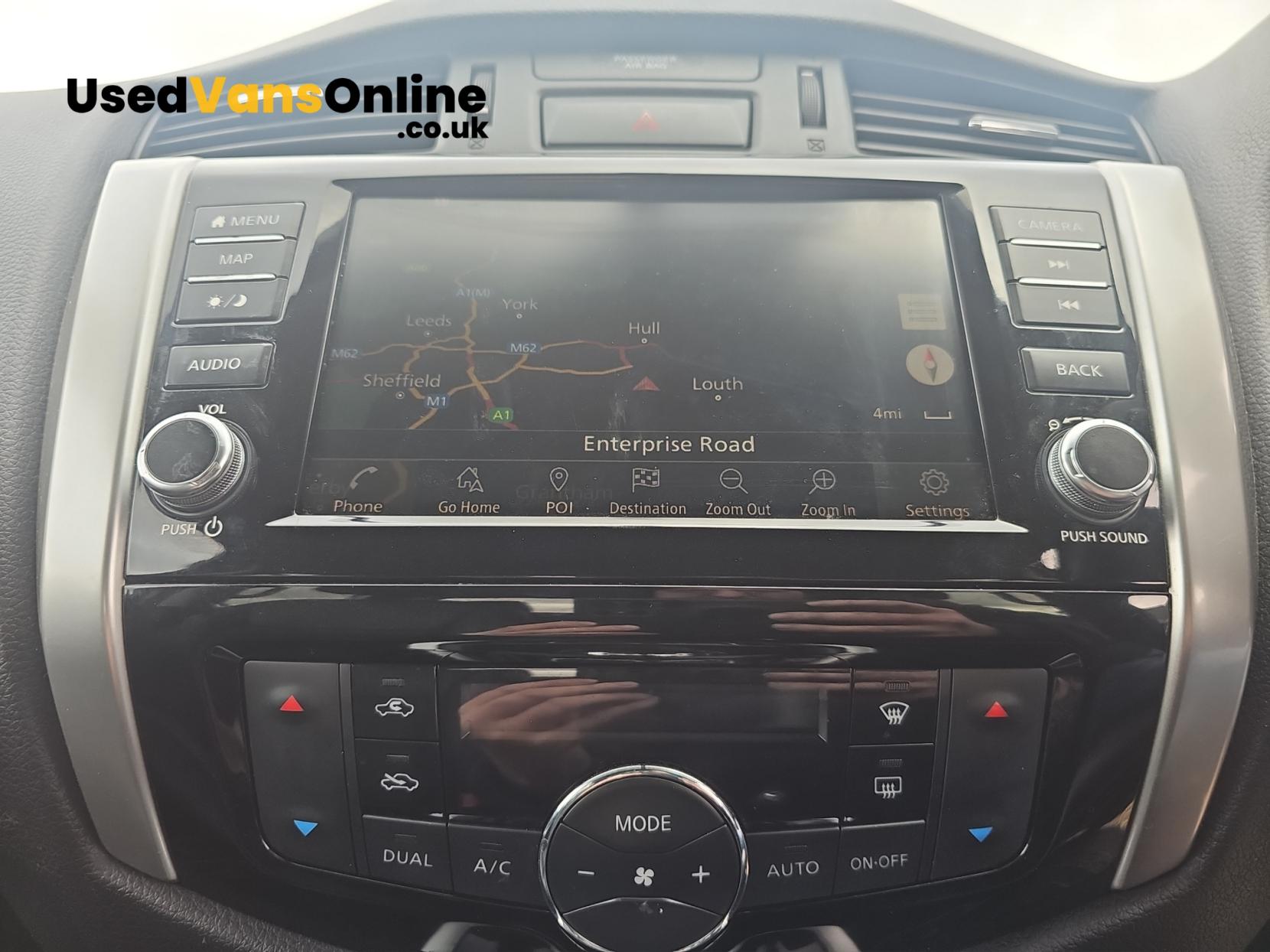 Nissan Navara 2.3 dCi N-Guard Pickup Double Cab 4dr Diesel Auto 4WD Euro 6 (190 ps)