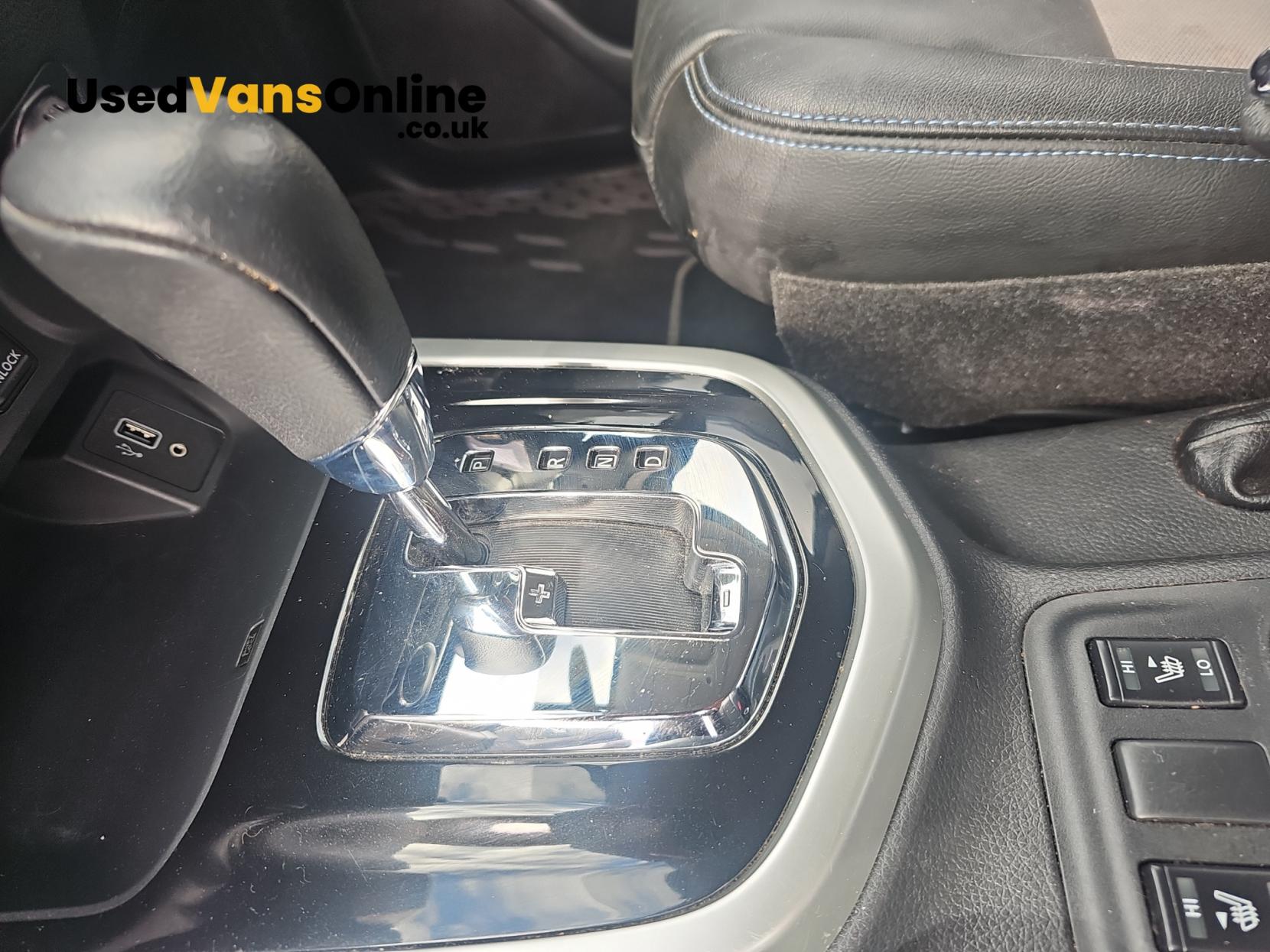 Nissan Navara 2.3 dCi N-Guard Pickup Double Cab 4dr Diesel Auto 4WD Euro 6 (190 ps)