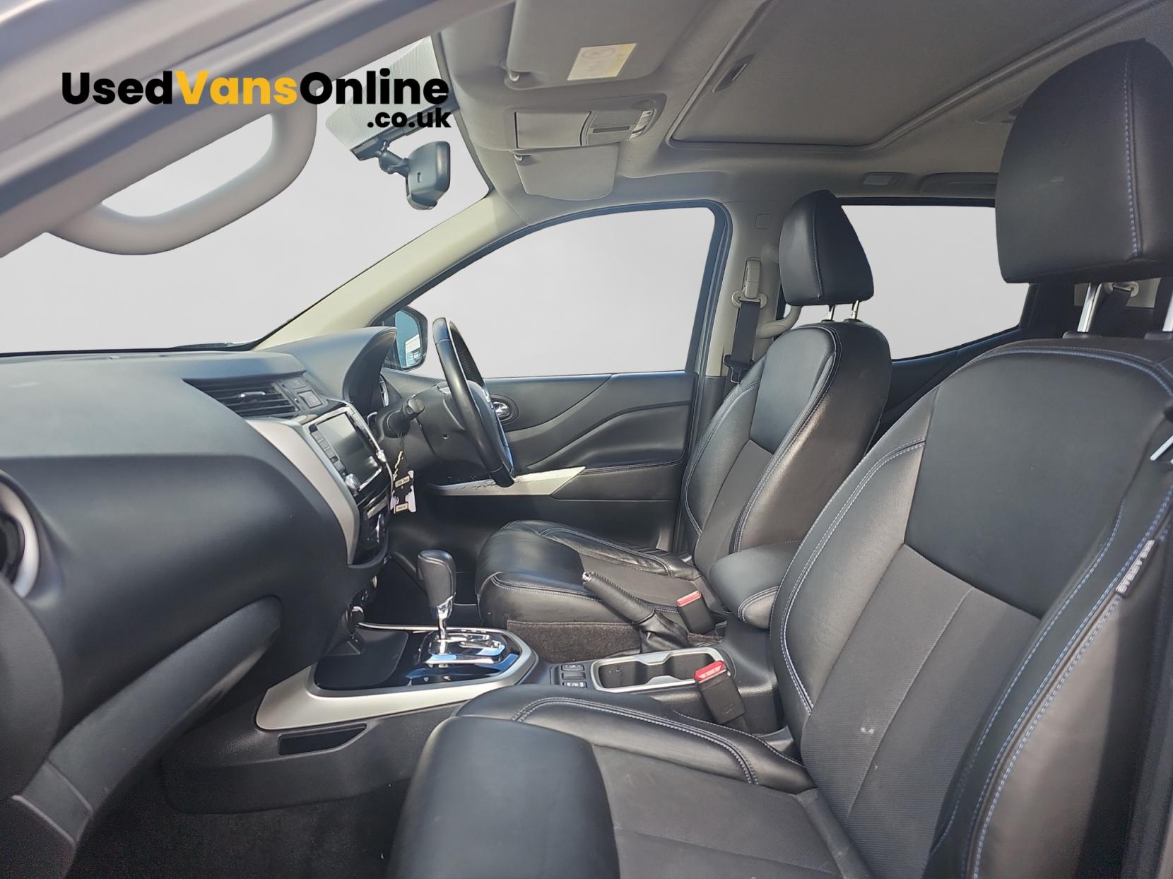 Nissan Navara 2.3 dCi N-Guard Pickup Double Cab 4dr Diesel Auto 4WD Euro 6 (190 ps)