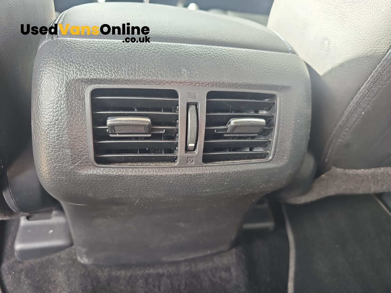 Nissan Navara 2.3 dCi N-Guard Pickup Double Cab 4dr Diesel Auto 4WD Euro 6 (190 ps)