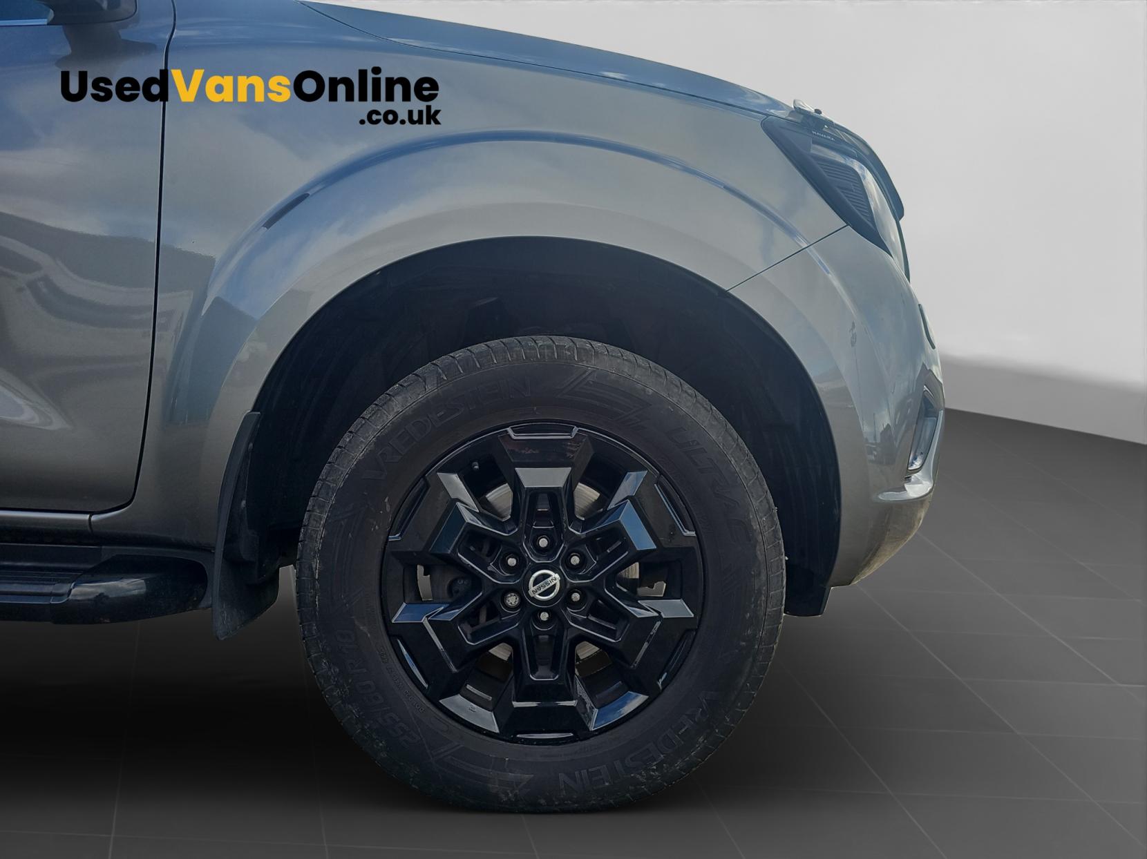 Nissan Navara 2.3 dCi N-Guard Pickup Double Cab 4dr Diesel Auto 4WD Euro 6 (190 ps)