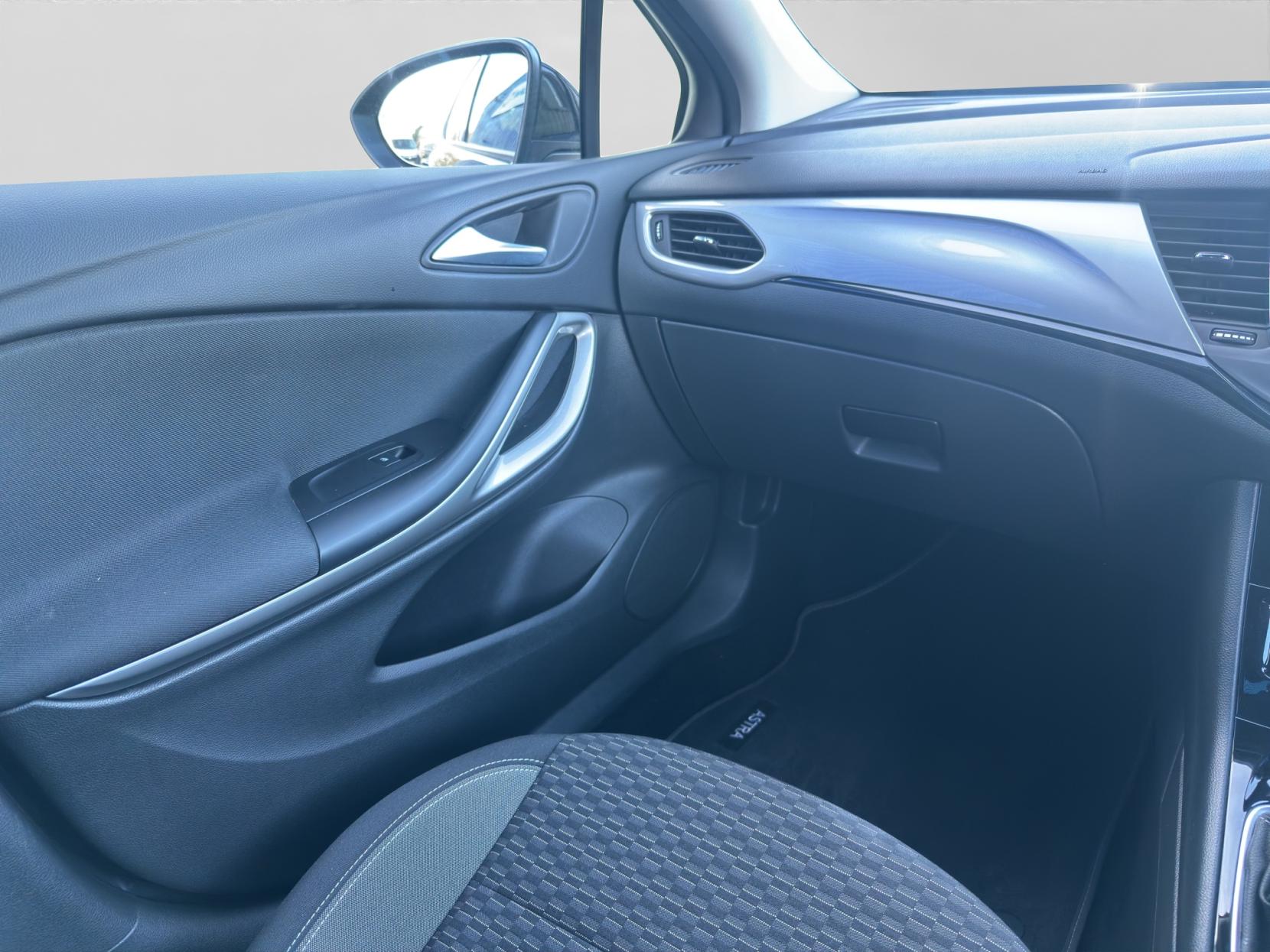 Vauxhall Astra 1.5 Turbo D SRi VX Line Nav Hatchback 5dr Diesel Manual Euro 6 (s/s) (122 ps)