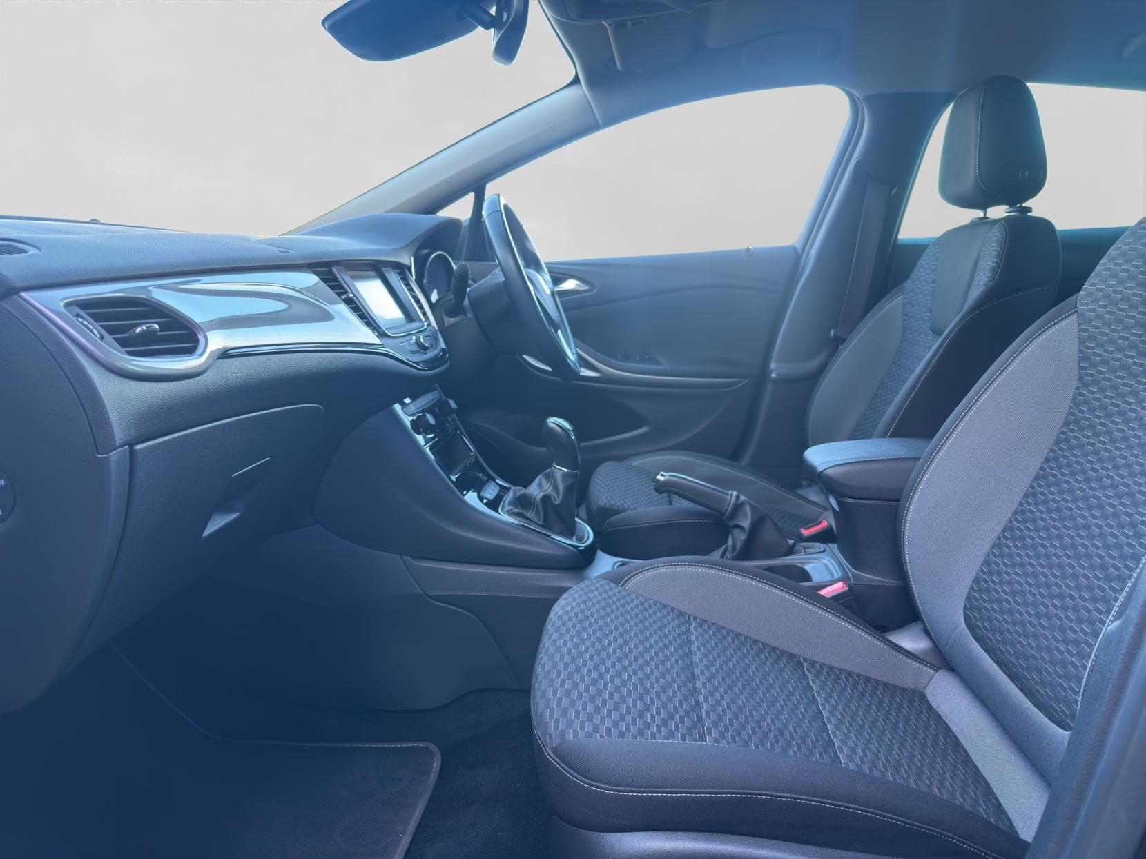 Vauxhall Astra 1.5 Turbo D SRi VX Line Nav Hatchback 5dr Diesel Manual Euro 6 (s/s) (122 ps)