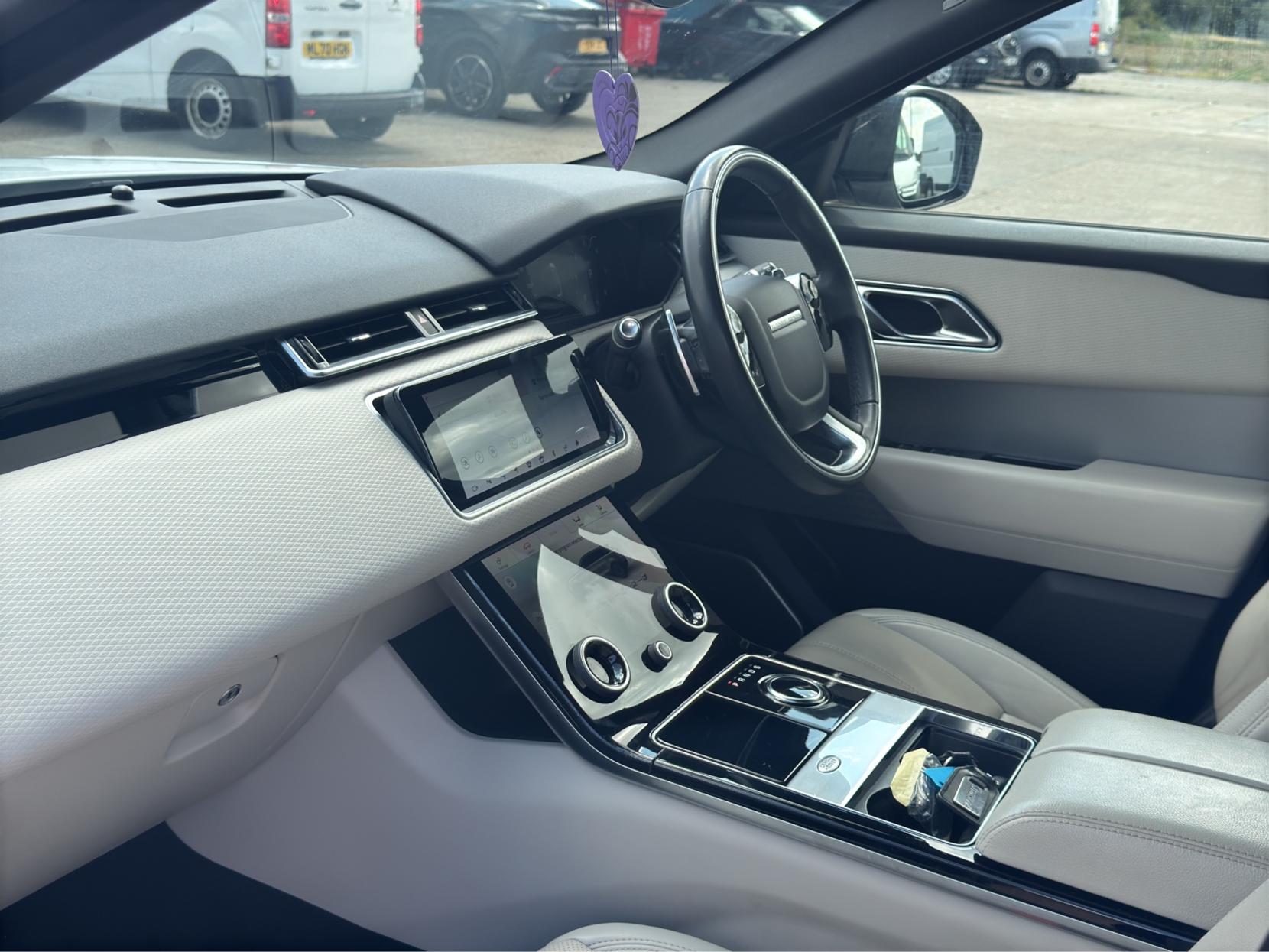 Land Rover Range Rover Velar 2.0 D180 R-Dynamic SE SUV 5dr Diesel Auto 4WD Euro 6 (s/s) (180 ps)