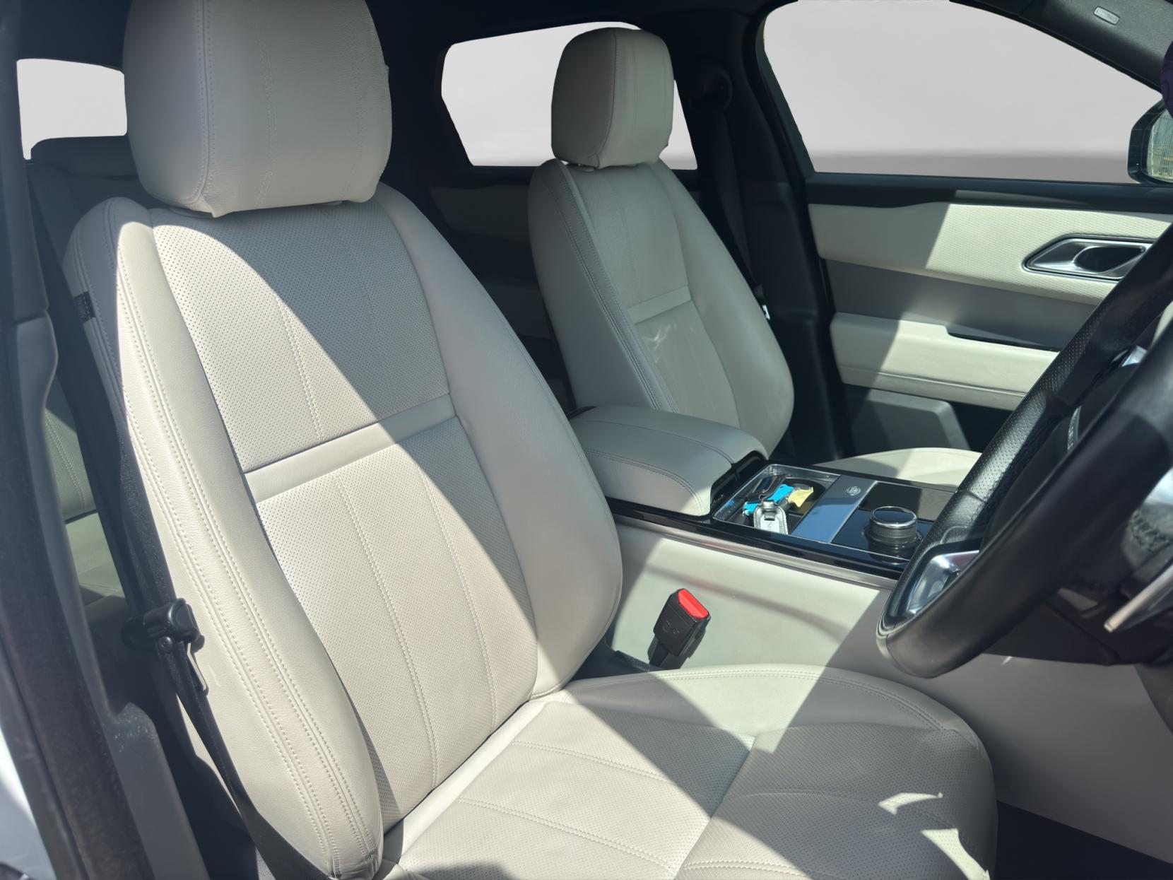 Land Rover Range Rover Velar 2.0 D180 R-Dynamic SE SUV 5dr Diesel Auto 4WD Euro 6 (s/s) (180 ps)