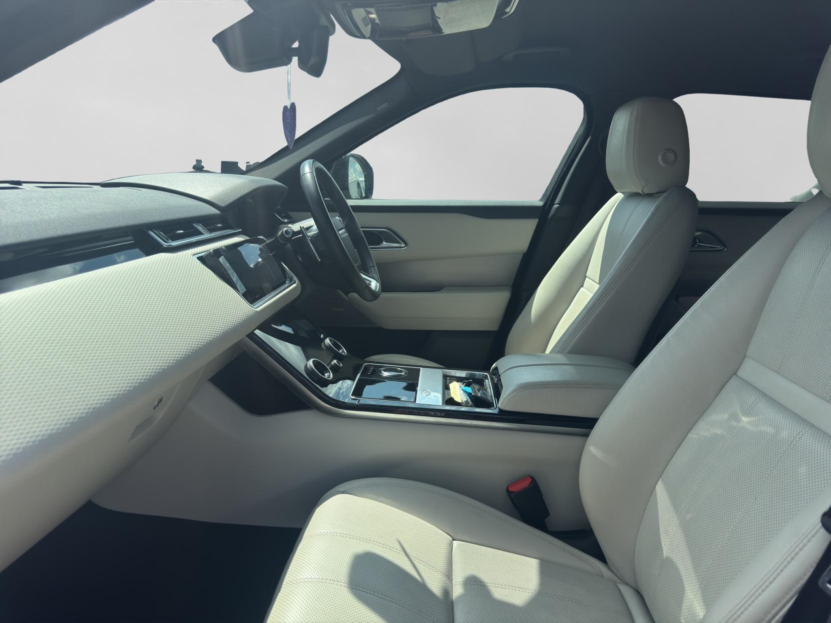 Land Rover Range Rover Velar 2.0 D180 R-Dynamic SE SUV 5dr Diesel Auto 4WD Euro 6 (s/s) (180 ps)