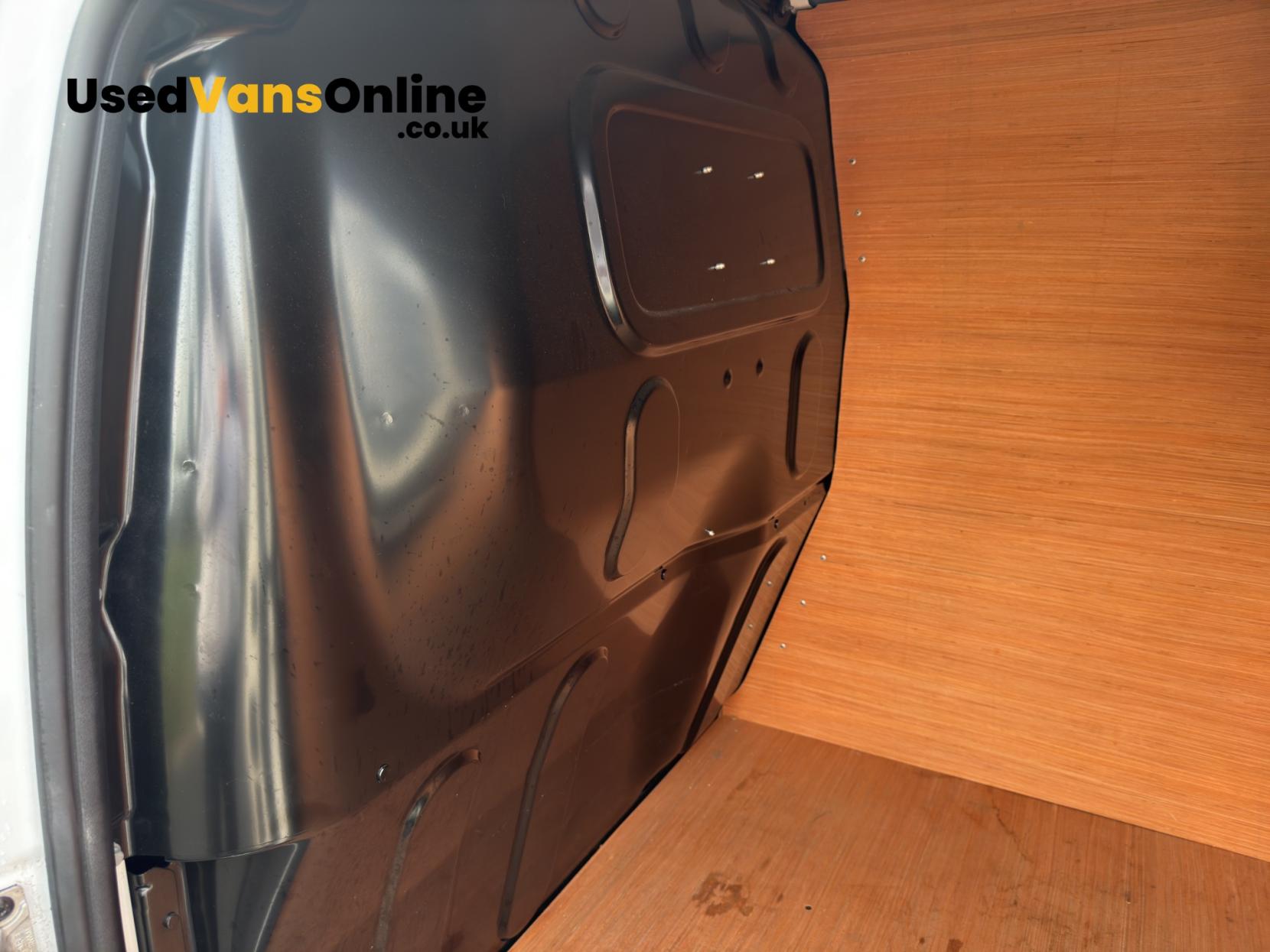 Nissan NV250 1.5 dCi Acenta Panel Van 5dr Diesel Manual L2 Euro 6 (s/s) (95 ps)