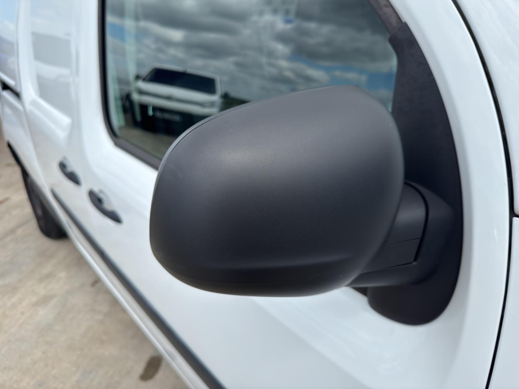 Nissan NV250 1.5 dCi Acenta Panel Van 5dr Diesel Manual L2 Euro 6 (s/s) (95 ps)