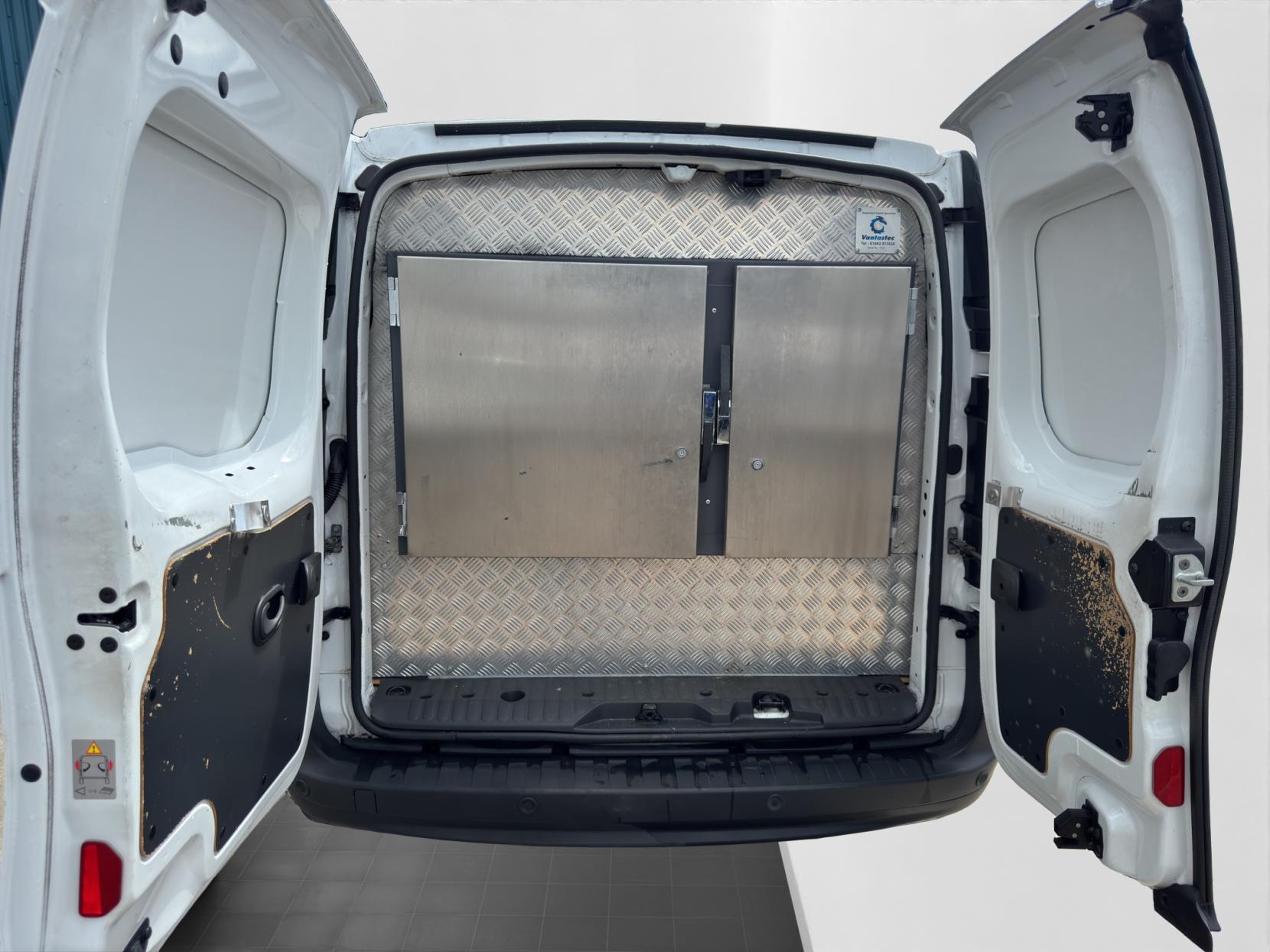 Nissan NV250 1.5 dCi Acenta Panel Van 5dr Diesel Manual L2 Euro 6 (s/s) (95 ps)