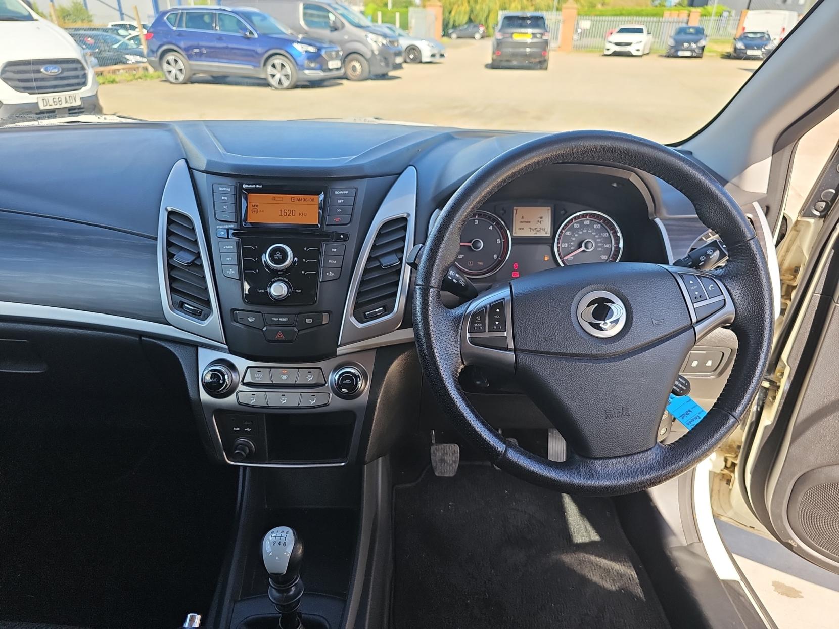 SsangYong Korando 2.2D SE SUV 5dr Diesel Manual 4WD Euro 6 (178 ps)