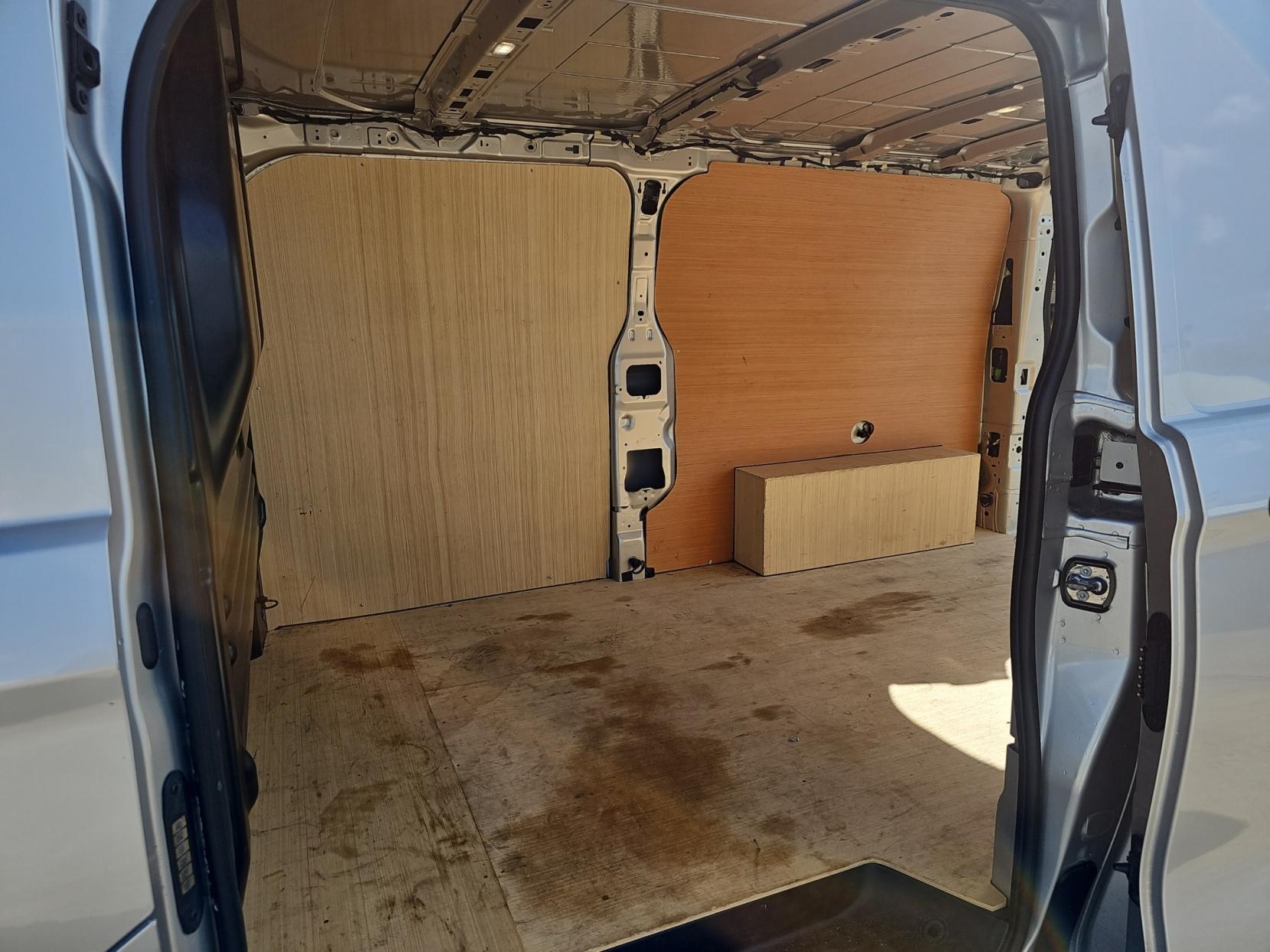 Ford Transit Custom 2.0 280 EcoBlue Trend Panel Van 5dr Diesel Auto L2 H1 Euro 6 (s/s) (136 ps)