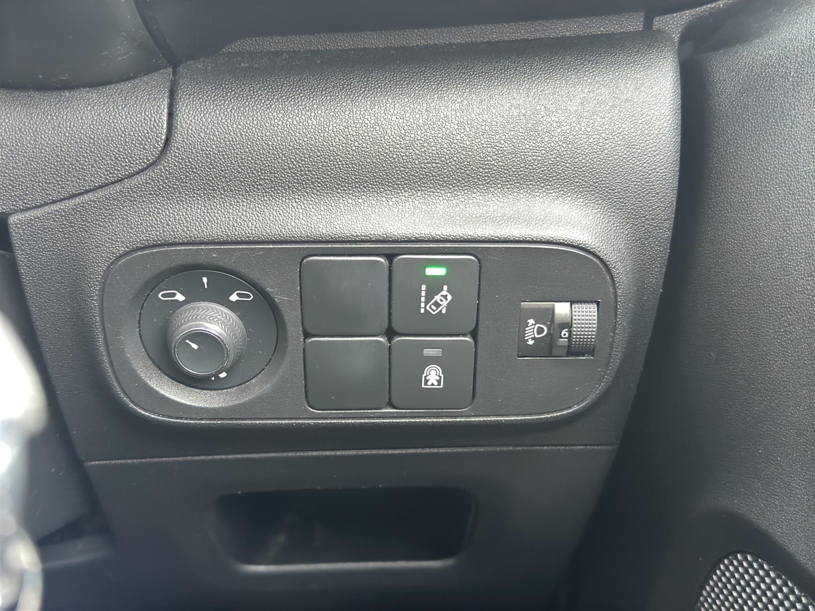 Citroen C3 1.2 PureTech Flair Nav Edition Hatchback 5dr Petrol Manual Euro 6 (s/s) (83 ps)