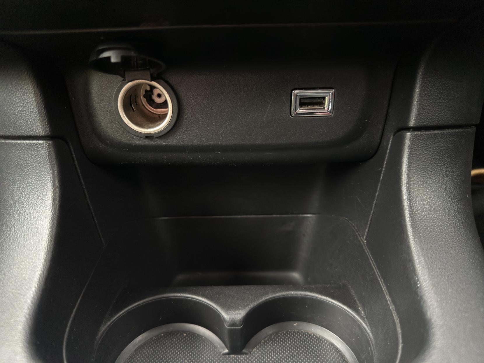 Citroen C3 1.2 PureTech Flair Nav Edition Hatchback 5dr Petrol Manual Euro 6 (s/s) (83 ps)