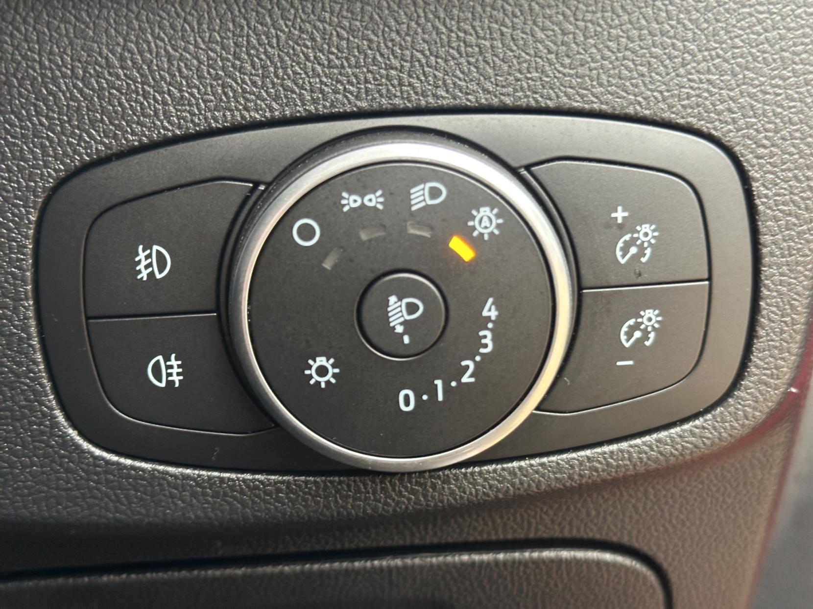 Ford Focus 1.5 EcoBlue Titanium Hatchback 5dr Diesel Auto Euro 6 (s/s) (120 ps)