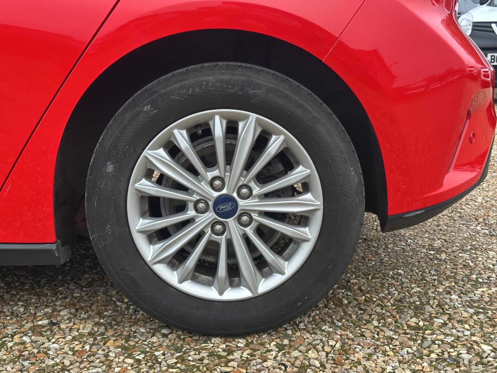 Ford Focus 1.5 EcoBlue Titanium Hatchback 5dr Diesel Auto Euro 6 (s/s) (120 ps)