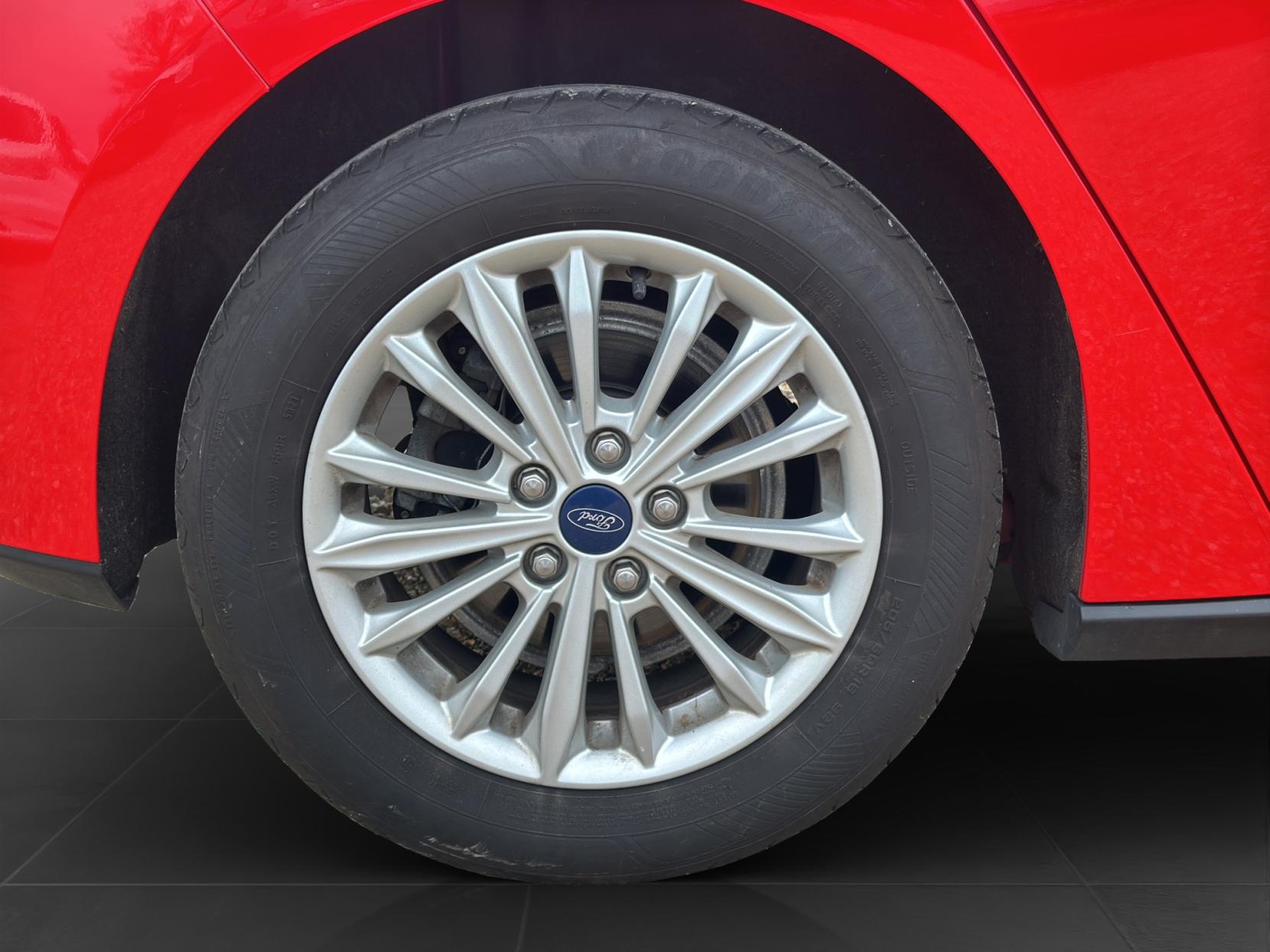 Ford Focus 1.5 EcoBlue Titanium Hatchback 5dr Diesel Auto Euro 6 (s/s) (120 ps)