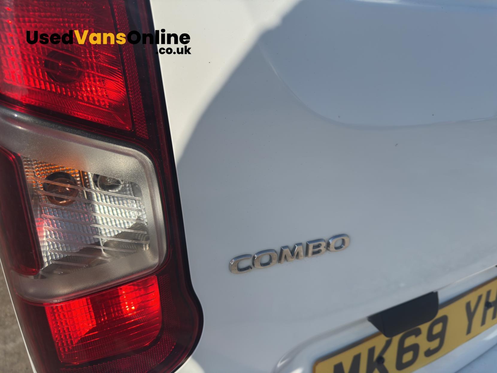 Vauxhall Combo 1.5 Turbo D 2300 Sportive Panel Van 4dr Diesel Manual L2 H1 Euro 6 (s/s) (100 ps)