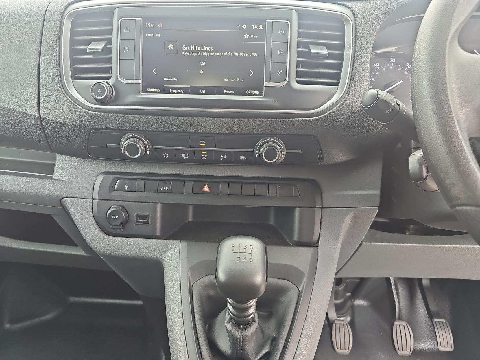 Vauxhall Vivaro 1.5 Turbo D 2900 Dynamic Panel Van 6dr Diesel Manual L2 H1 Euro 6 (s/s) (100 ps)