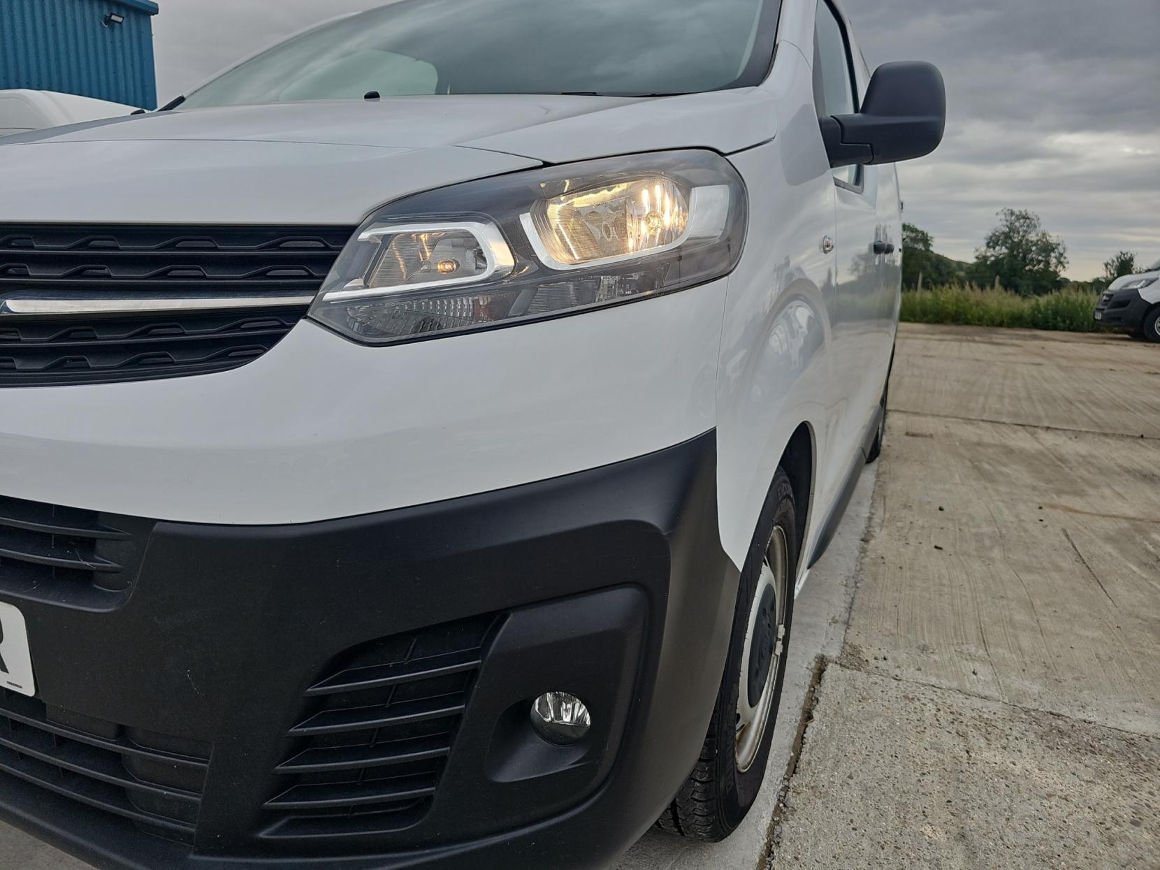 Vauxhall Vivaro 1.5 Turbo D 2900 Dynamic Panel Van 6dr Diesel Manual L2 H1 Euro 6 (s/s) (100 ps)