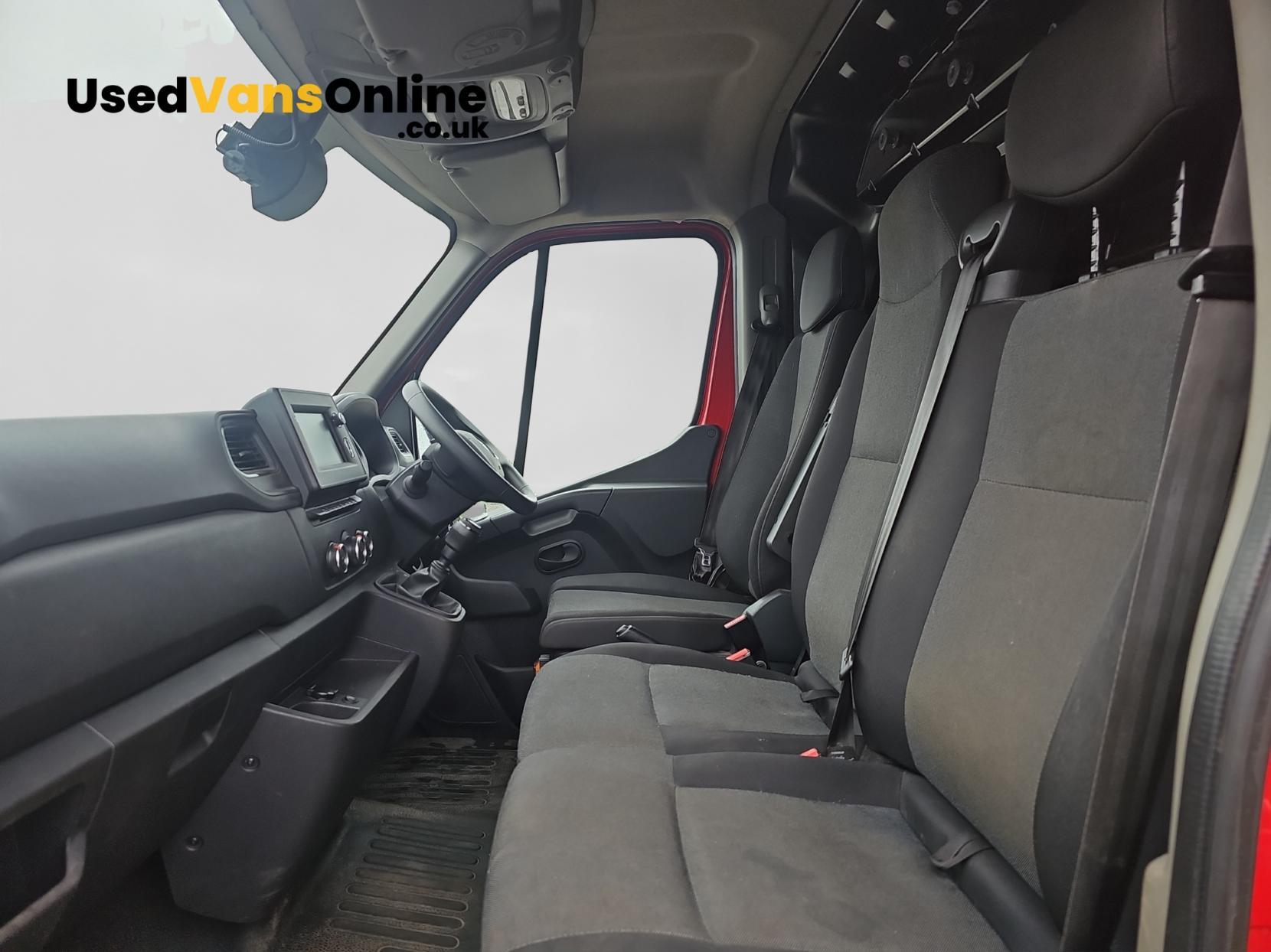 Renault Master 2.3 dCi ENERGY 35 Business Long Overhang Panel Van 4dr Diesel Manual RWD LWB Medium Roof Euro 6 (s/s) (TRW) (145 bhp)