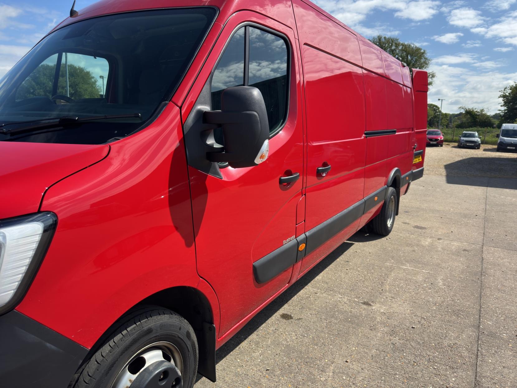 Renault Master 2.3 dCi ENERGY 35 Business Long Overhang Panel Van 4dr Diesel Manual RWD LWB Medium Roof Euro 6 (s/s) (TRW) (145 bhp)