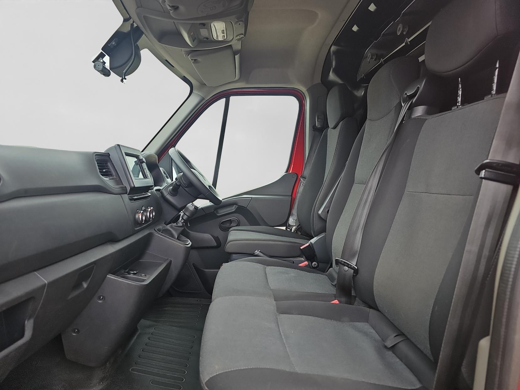 Renault Master 2.3 dCi ENERGY 35 Business Long Overhang Panel Van 4dr Diesel Manual RWD LWB Medium Roof Euro 6 (s/s) (TRW) (145 bhp)