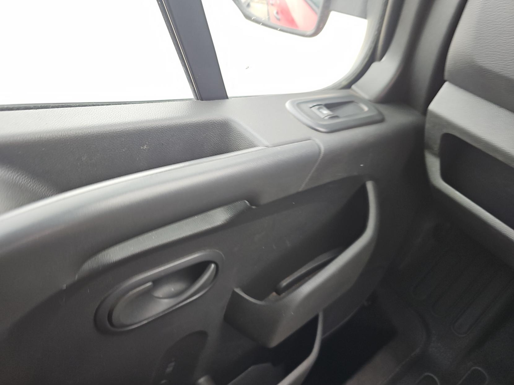 Renault Master 2.3 dCi ENERGY 35 Business Long Overhang Panel Van 4dr Diesel Manual RWD LWB Medium Roof Euro 6 (s/s) (TRW) (145 bhp)