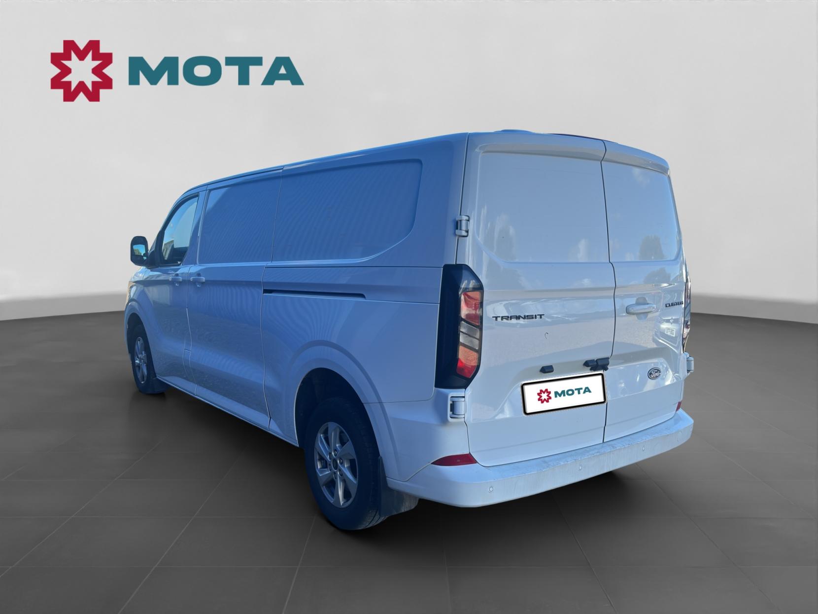 Ford Transit Custom 2.0 300 EcoBlue Limited Panel Van 5dr Diesel Manual L2 H1 Euro 6 (s/s) (136 ps)