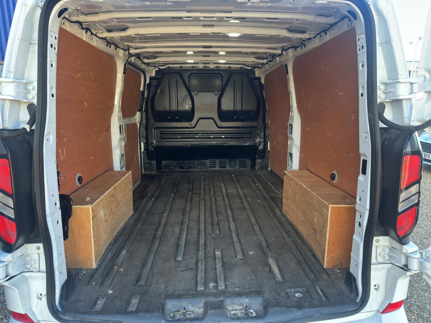 Ford Transit Custom 2.0 300 EcoBlue Limited Panel Van 5dr Diesel Manual L2 H1 Euro 6 (s/s) (136 ps)