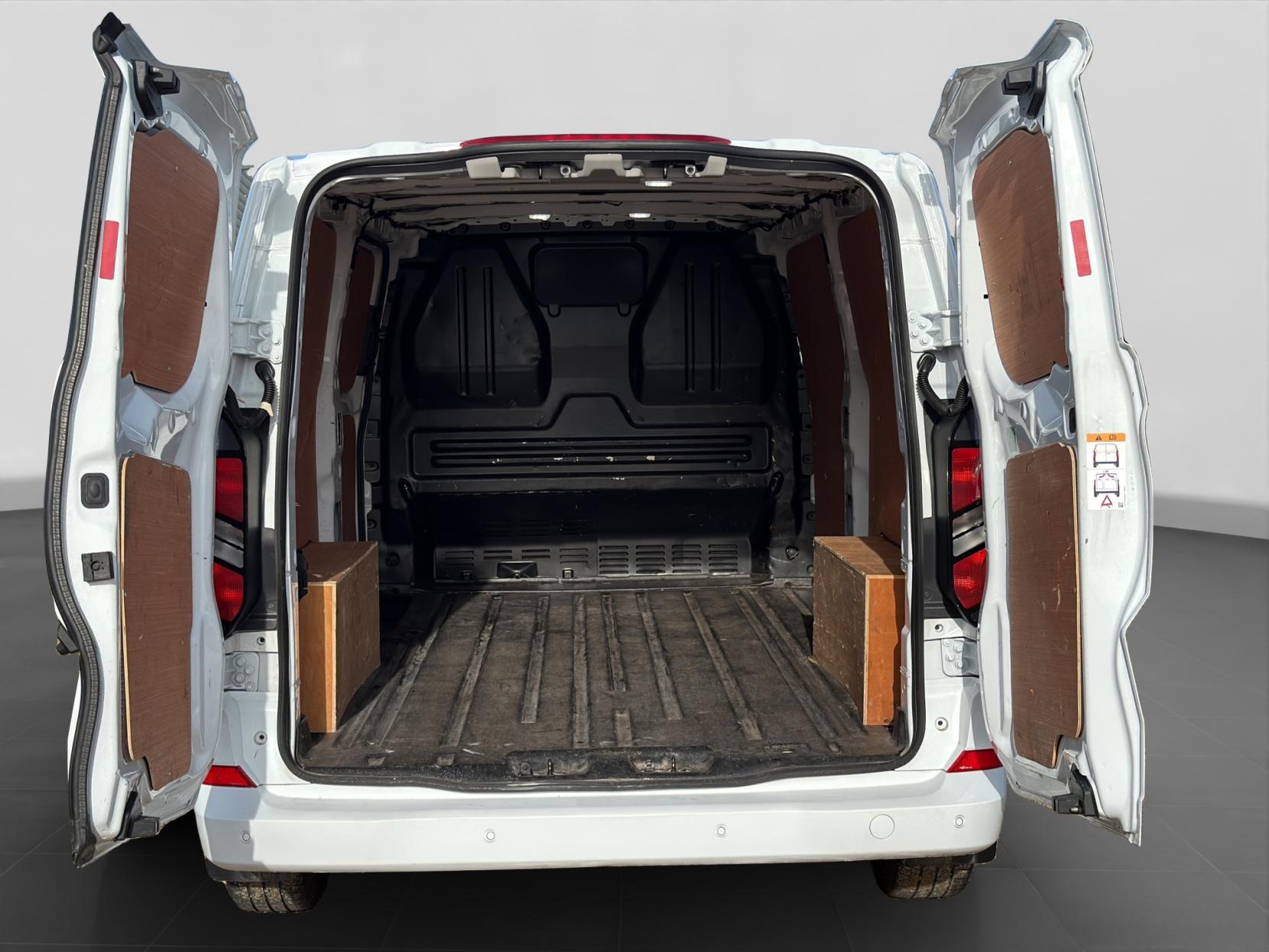 Ford Transit Custom 2.0 300 EcoBlue Limited Panel Van 5dr Diesel Manual L2 H1 Euro 6 (s/s) (136 ps)