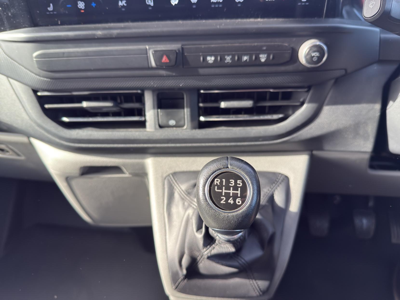 Ford Transit Custom 2.0 300 EcoBlue Limited Panel Van 5dr Diesel Manual L2 H1 Euro 6 (s/s) (136 ps)