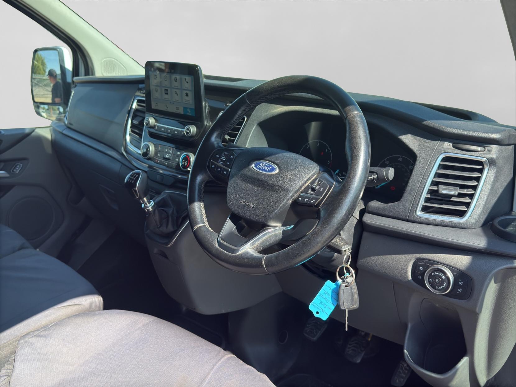 Ford Transit Custom 2.0 300 EcoBlue Limited Crew Van Double Cab 5dr Diesel Manual L1 H1 Euro 6 (6 Seat) (130 ps)