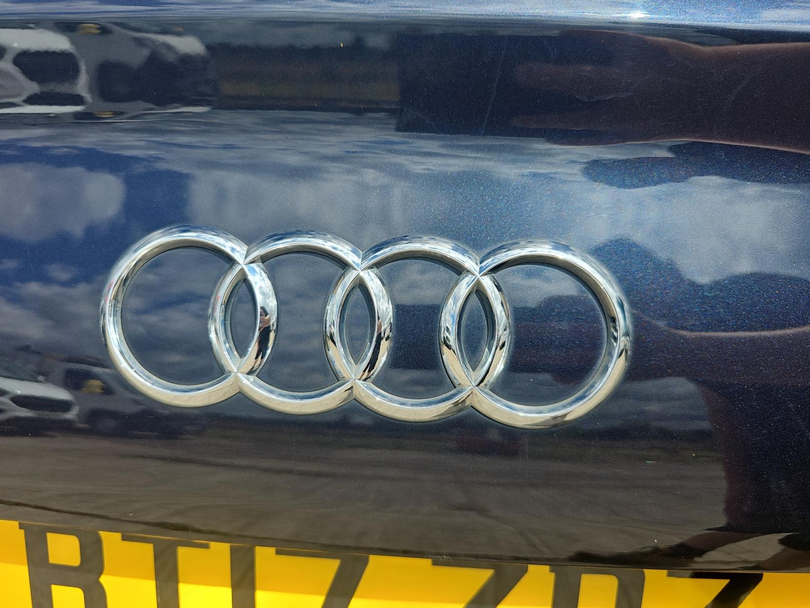 Audi A6 Saloon 3.0 TDI V6 Black Edition Saloon 4dr Diesel S Tronic Euro 6 (s/s) (218 ps)