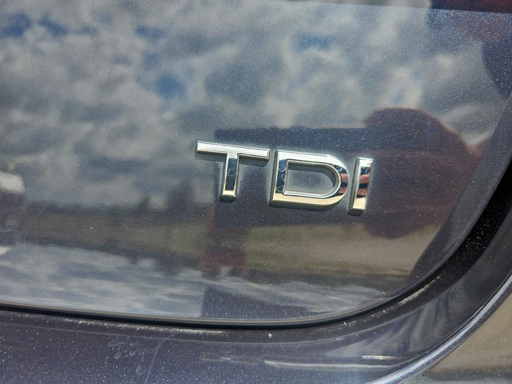Audi A6 Saloon 3.0 TDI V6 Black Edition Saloon 4dr Diesel S Tronic Euro 6 (s/s) (218 ps)