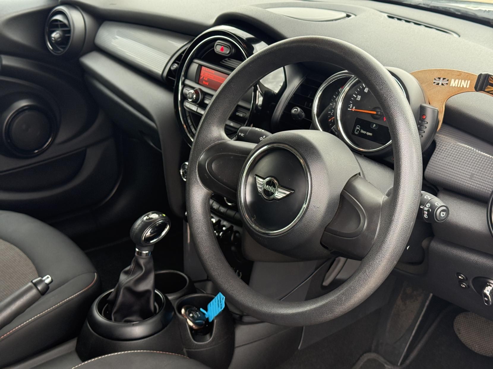 MINI Hatch 1.5 Cooper D Hatchback 5dr Diesel Auto Euro 6 (s/s) (116 ps)