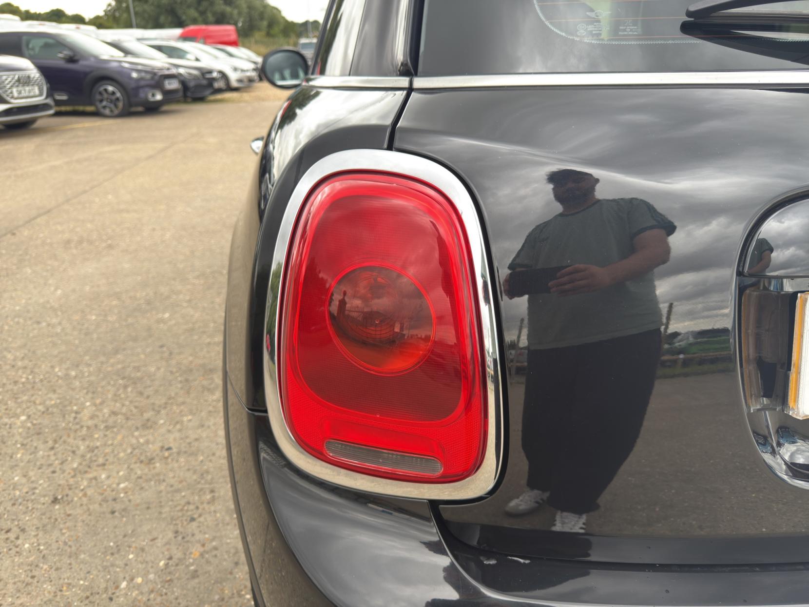 MINI Hatch 1.5 Cooper D Hatchback 5dr Diesel Auto Euro 6 (s/s) (116 ps)