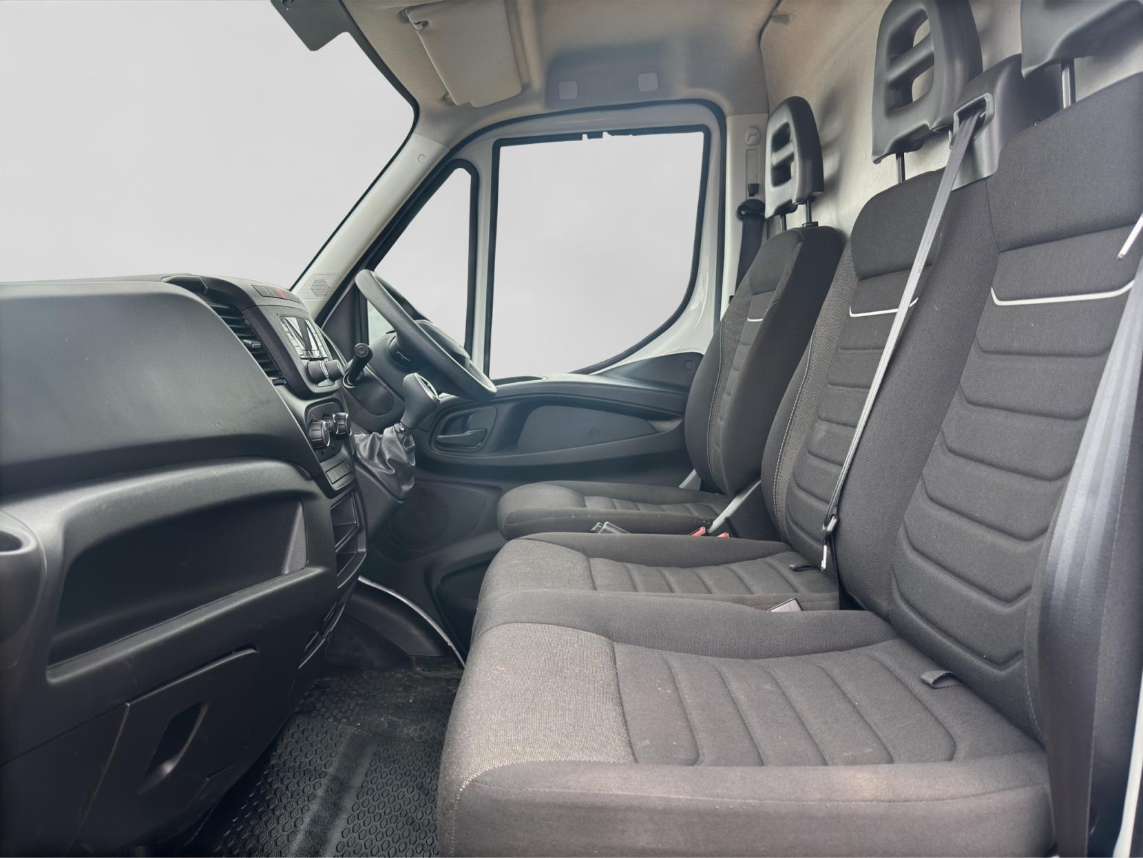 Iveco Daily 2.3 35S 3520L Panel Van LCV (2019 - )