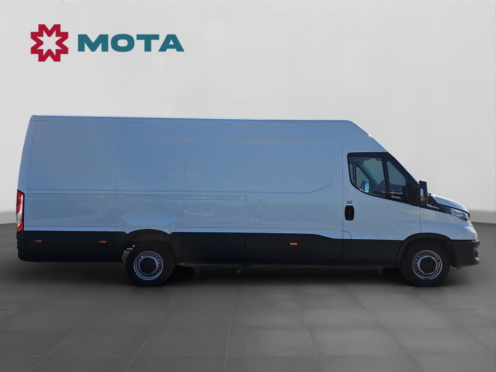 Iveco Daily 2.3 35S 3520L Panel Van LCV (2019 - )
