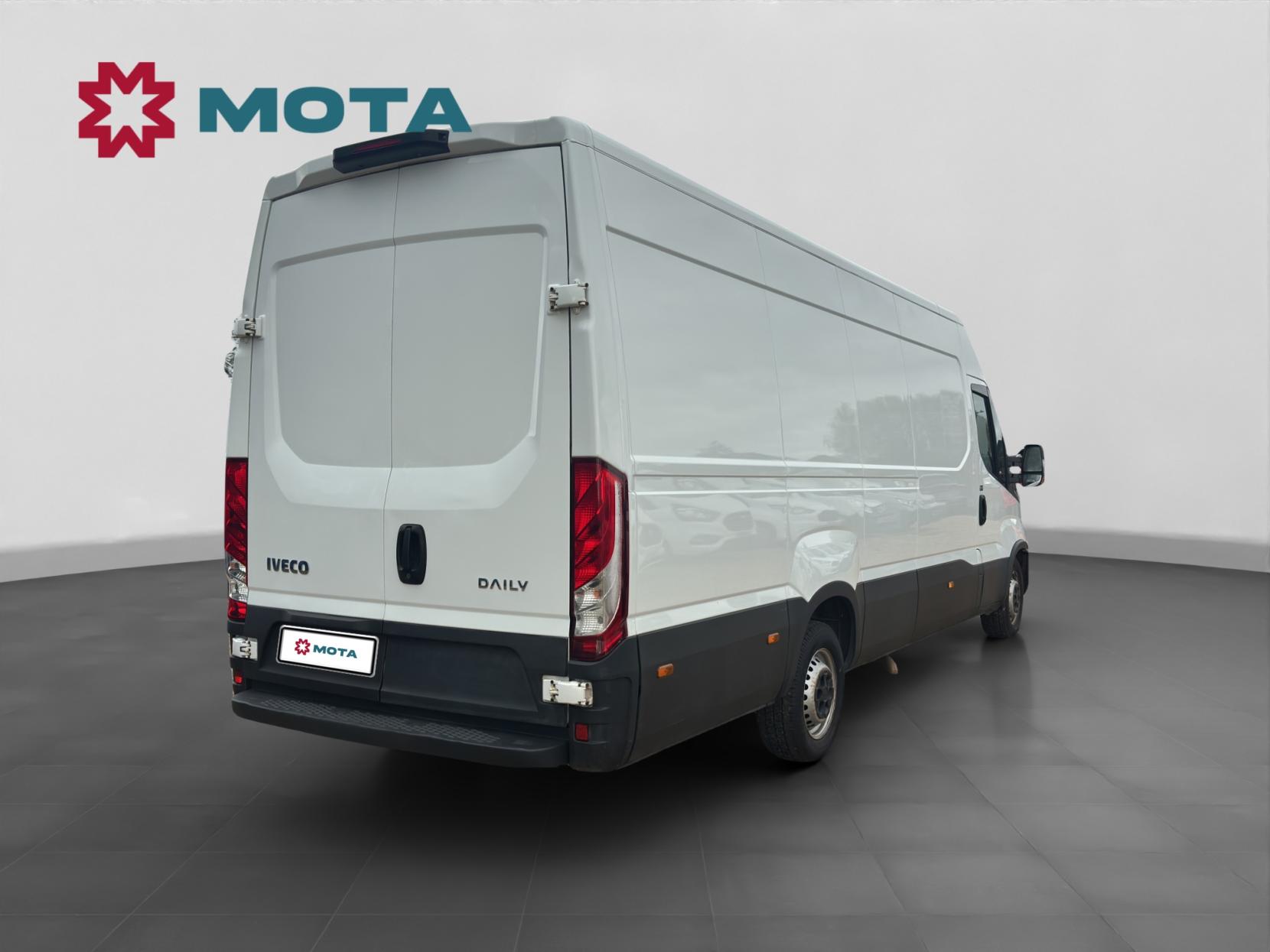 Iveco Daily 2.3 35S 3520L Panel Van LCV (2019 - )