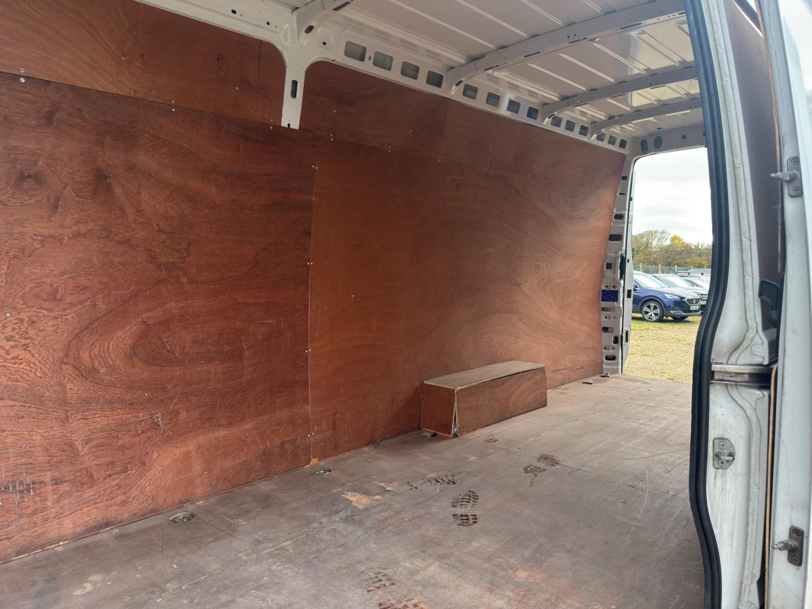 Iveco Daily 2.3 35S 3520L Panel Van LCV (2019 - )