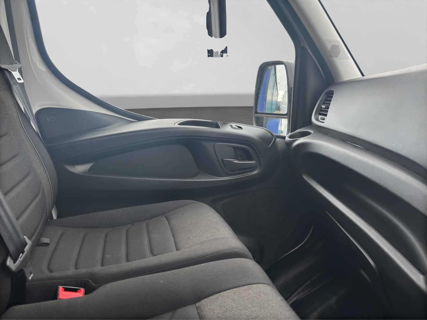 Iveco Daily 2.3 35S 3520L Panel Van LCV (2019 - )